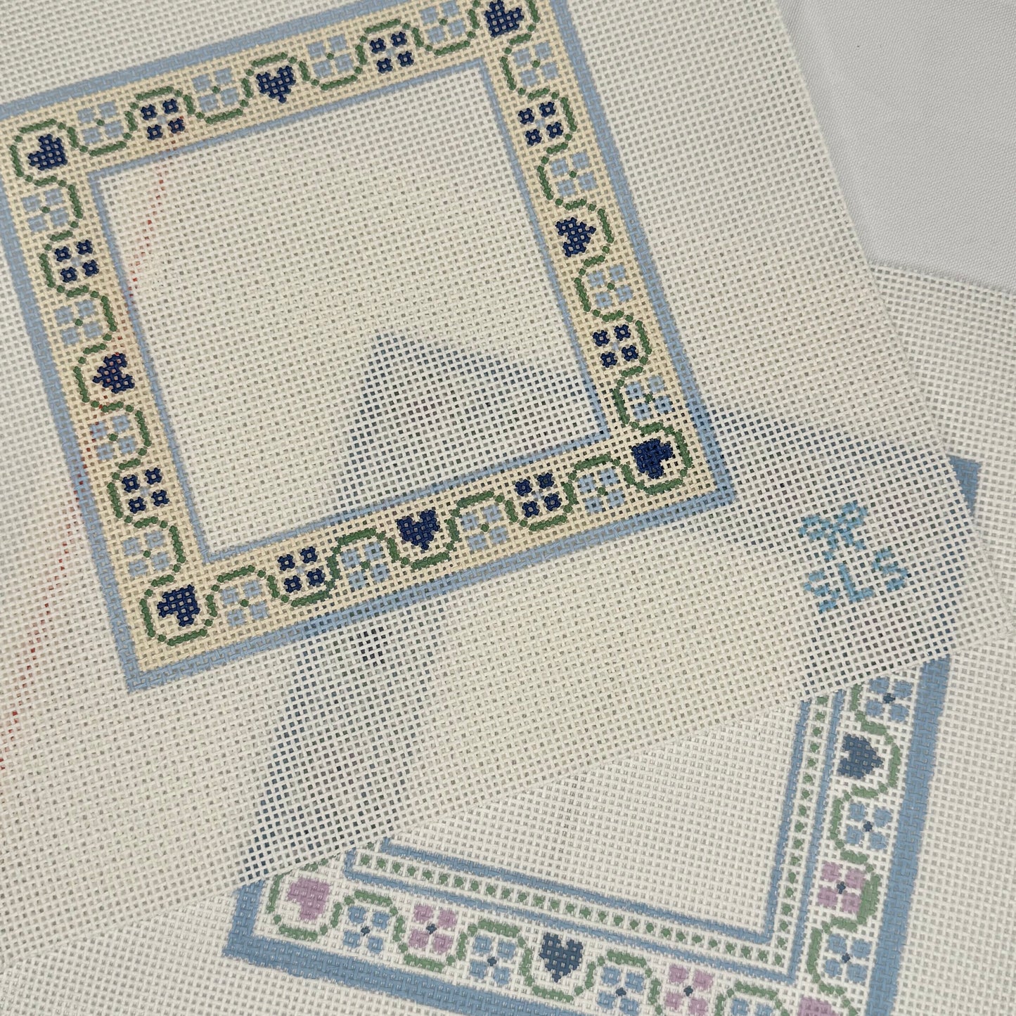 Love & Flowers Frame - Natural/Blue